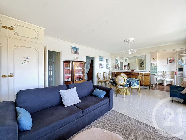 Appartement F2 &agrave; louer - 2 pi&egrave;ces - 67,30 m2 - Le Cannet - 06 - PROVENCE-ALPES-COTE-D-AZUR