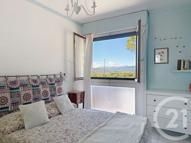 Appartement F2 &agrave; louer - 2 pi&egrave;ces - 67,30 m2 - Le Cannet - 06 - PROVENCE-ALPES-COTE-D-AZUR