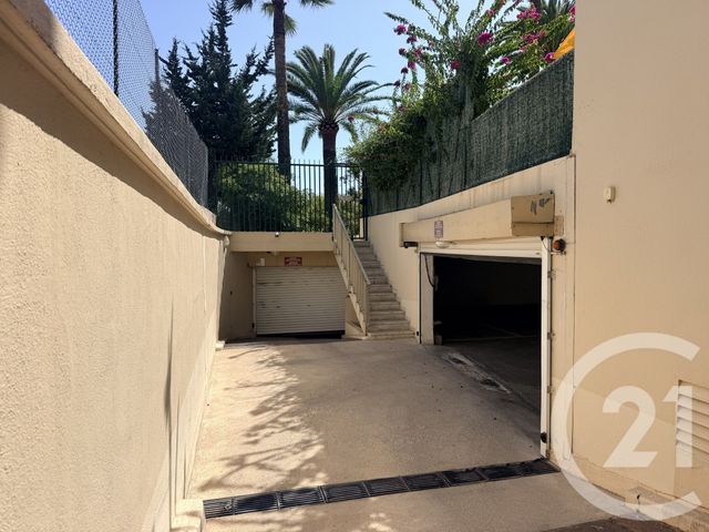 parking - CANNES - 06