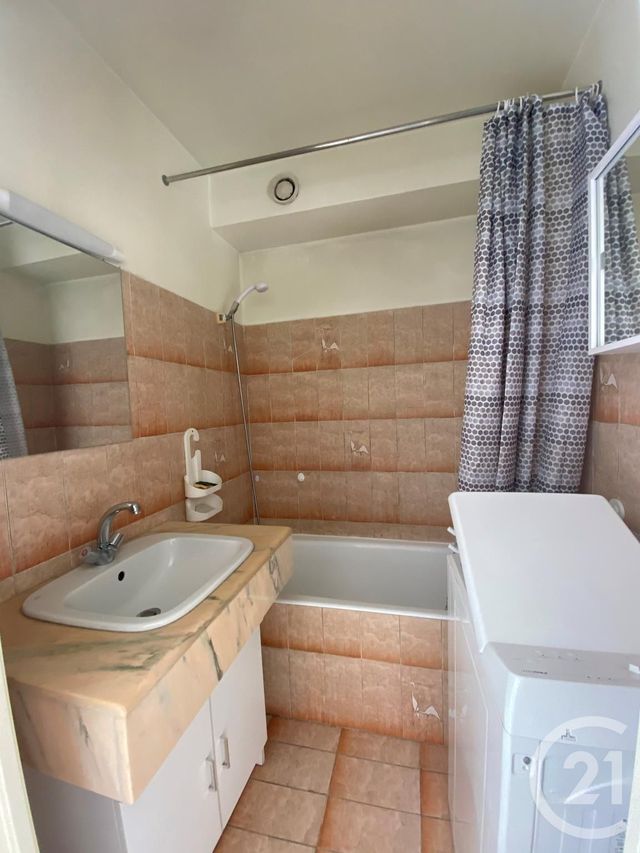 Appartement Studio &agrave; louer - 1 pi&egrave;ce - 28,04 m2 - Cannes - 06 - PROVENCE-ALPES-COTE-D-AZUR