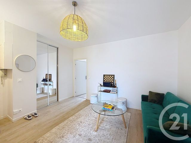 Appartement T2 &agrave; louer - 2 pi&egrave;ces - 46,04 m2 - Cannes - 06 - PROVENCE-ALPES-COTE-D-AZUR