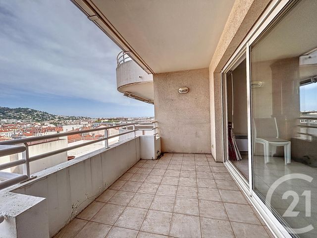 Appartement F2 &agrave; louer - 2 pi&egrave;ces - 46,73 m2 - Cannes - 06 - PROVENCE-ALPES-COTE-D-AZUR