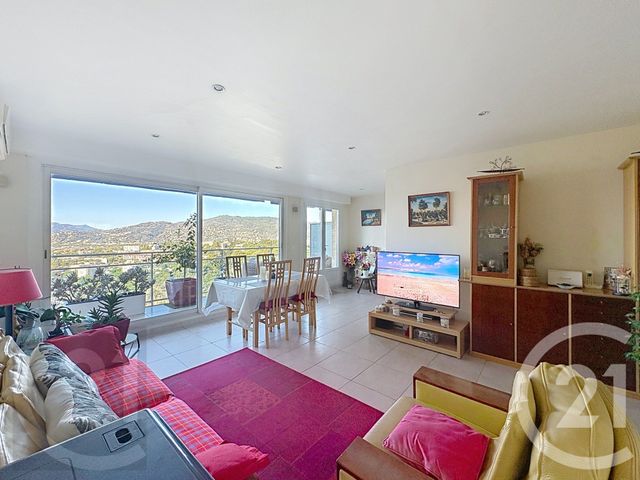Appartement F4 &agrave; vendre - 4 pi&egrave;ces - 82,04 m2 - Le Cannet - 06 - PROVENCE-ALPES-COTE-D-AZUR