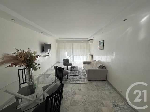 Appartement F2 &agrave; louer - 2 pi&egrave;ces - 57,95 m2 - Cannes - 06 - PROVENCE-ALPES-COTE-D-AZUR