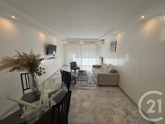 Appartement F2 &agrave; louer - 2 pi&egrave;ces - 57,95 m2 - Cannes - 06 - PROVENCE-ALPES-COTE-D-AZUR