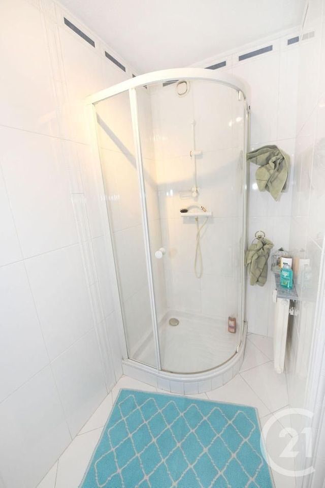Appartement F2 &agrave; louer - 2 pi&egrave;ces - 57,95 m2 - Cannes - 06 - PROVENCE-ALPES-COTE-D-AZUR