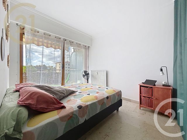 Appartement F4 &agrave; vendre - 4 pi&egrave;ces - 75,90 m2 - Le Cannet - 06 - PROVENCE-ALPES-COTE-D-AZUR