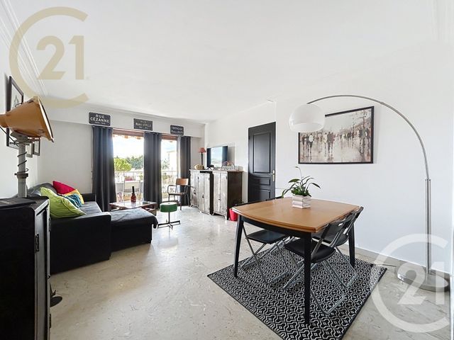 Appartement F4 &agrave; vendre - 4 pi&egrave;ces - 75,90 m2 - Le Cannet - 06 - PROVENCE-ALPES-COTE-D-AZUR