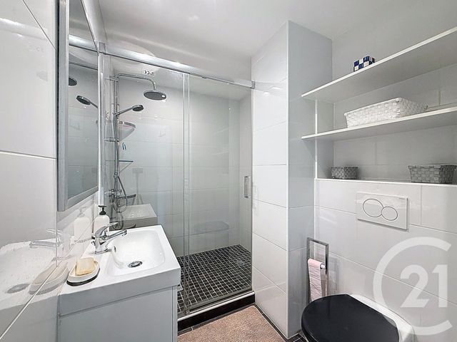 Appartement Studio &agrave; louer - 1 pi&egrave;ce - 23 m2 - Cannes - 06 - PROVENCE-ALPES-COTE-D-AZUR