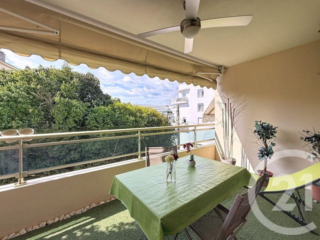 Appartement Studio &agrave; louer - 1 pi&egrave;ce - 23 m2 - Cannes - 06 - PROVENCE-ALPES-COTE-D-AZUR