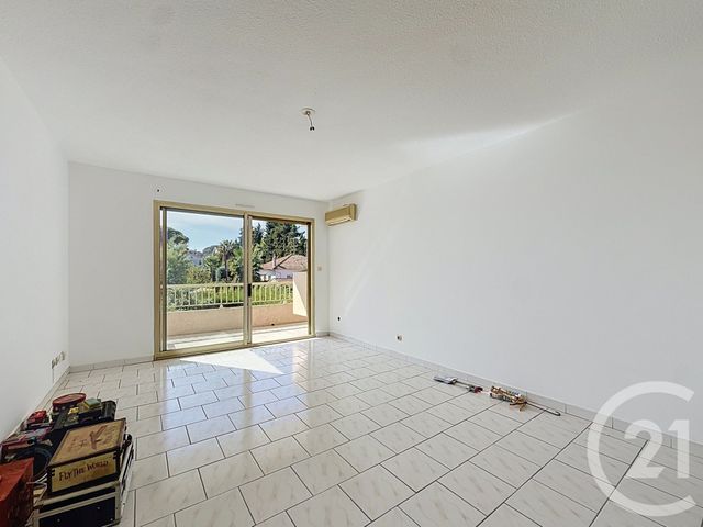 Appartement F3 &agrave; louer - 3 pi&egrave;ces - 65,68 m2 - Cannes - 06 - PROVENCE-ALPES-COTE-D-AZUR