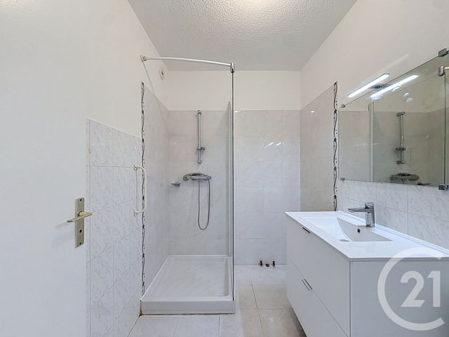 Appartement F3 &agrave; louer - 3 pi&egrave;ces - 65,68 m2 - Cannes - 06 - PROVENCE-ALPES-COTE-D-AZUR