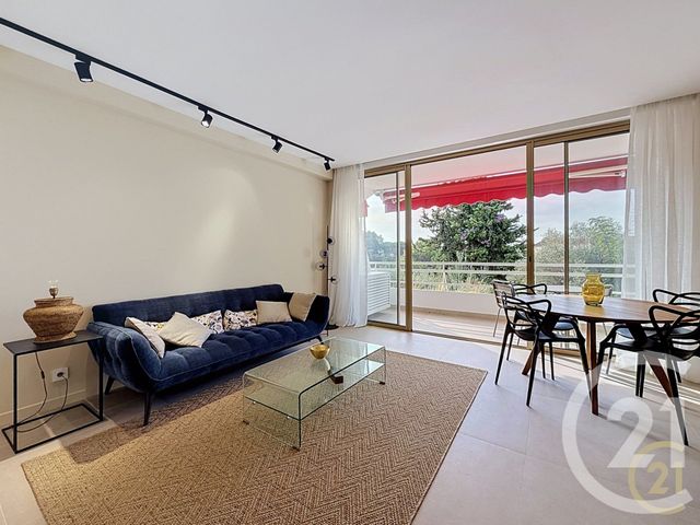 Appartement T2 &agrave; louer - 2 pi&egrave;ces - 43 m2 - Cannes - 06 - PROVENCE-ALPES-COTE-D-AZUR