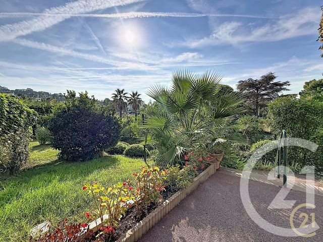 Appartement T2 &agrave; louer - 2 pi&egrave;ces - 43 m2 - Cannes - 06 - PROVENCE-ALPES-COTE-D-AZUR