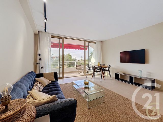 Appartement T2 &agrave; louer - 2 pi&egrave;ces - 43 m2 - Cannes - 06 - PROVENCE-ALPES-COTE-D-AZUR
