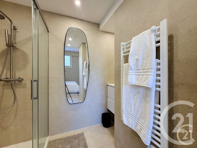 Appartement T2 &agrave; louer - 2 pi&egrave;ces - 43 m2 - Cannes - 06 - PROVENCE-ALPES-COTE-D-AZUR