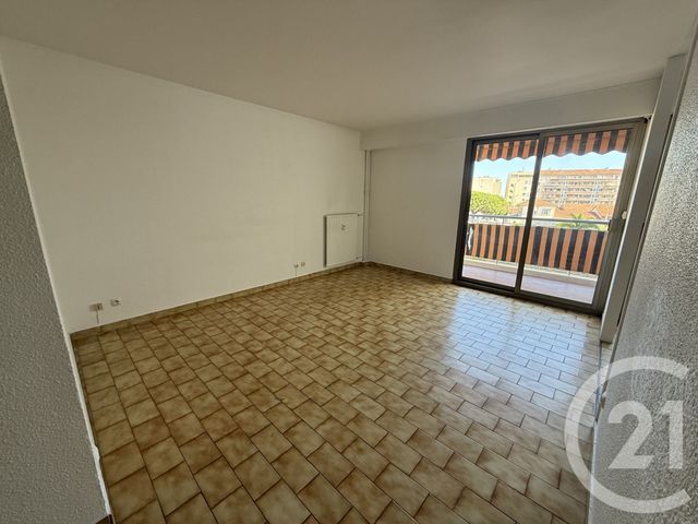 Appartement F2 &agrave; louer - 2 pi&egrave;ces - 51,75 m2 - Cannes La Bocca - 06 - PROVENCE-ALPES-COTE-D-AZUR