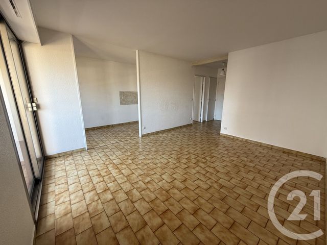 Appartement F2 &agrave; louer - 2 pi&egrave;ces - 51,75 m2 - Cannes La Bocca - 06 - PROVENCE-ALPES-COTE-D-AZUR