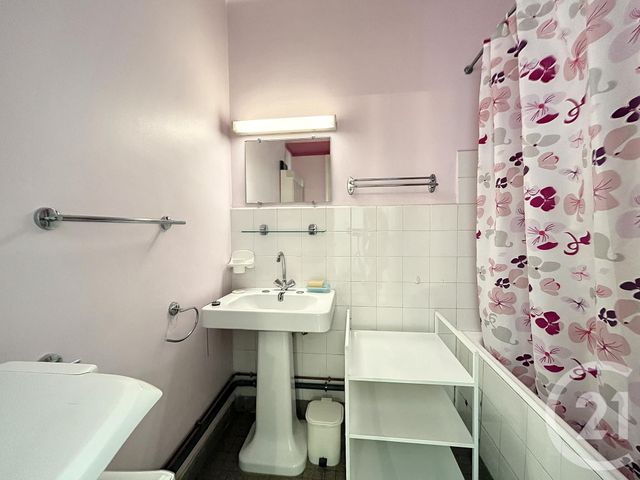 Appartement F2 &agrave; louer - 2 pi&egrave;ces - 29,65 m2 - Cannes - 06 - PROVENCE-ALPES-COTE-D-AZUR