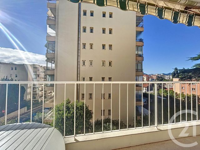 Appartement F2 &agrave; louer - 2 pi&egrave;ces - 29,65 m2 - Cannes - 06 - PROVENCE-ALPES-COTE-D-AZUR