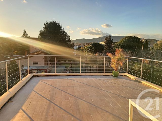 Maison &agrave; louer - 4 pi&egrave;ces - 102,86 m2 - Cannes La Bocca - 06 - PROVENCE-ALPES-COTE-D-AZUR