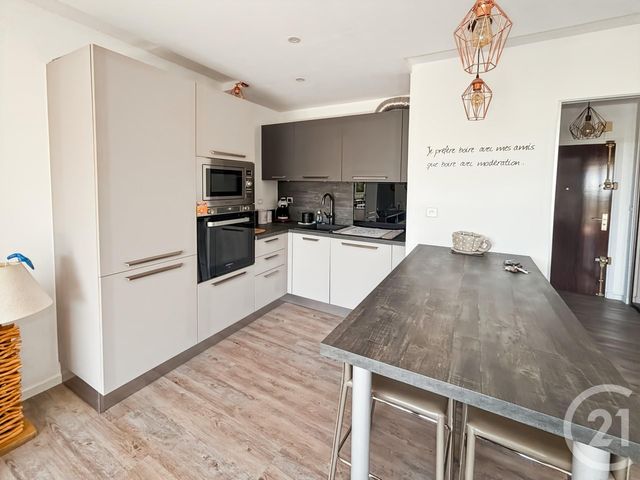 Appartement à vendre - 2 pièces - 41,03 m2 - Bandol - 83 - PROVENCE-ALPES-COTE-D-AZUR