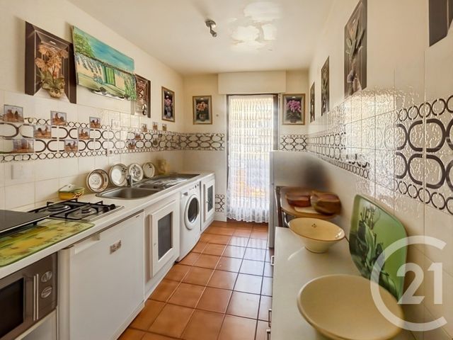 Appartement F2 à vendre - 2 pièces - 49 m2 - Bandol - 83 - PROVENCE-ALPES-COTE-D-AZUR
