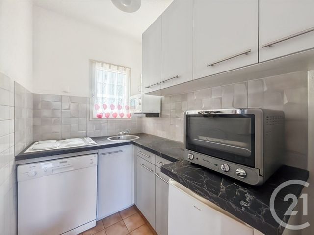 Appartement T3 à vendre - 3 pièces - 40,92 m2 - Bandol - 83 - PROVENCE-ALPES-COTE-D-AZUR