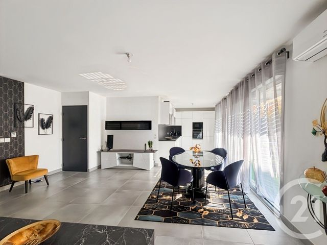 Appartement T5 à vendre - 5 pièces - 110,68 m2 - Bandol - 83 - PROVENCE-ALPES-COTE-D-AZUR