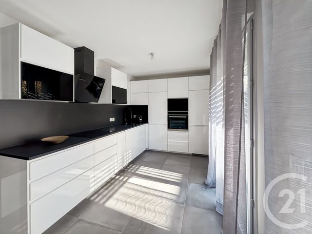 Appartement T5 à vendre - 5 pièces - 110,68 m2 - Bandol - 83 - PROVENCE-ALPES-COTE-D-AZUR