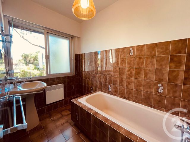 Appartement F2 à louer - 2 pièces - 47,11 m2 - Bandol - 83 - PROVENCE-ALPES-COTE-D-AZUR