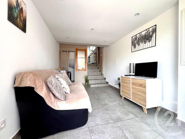 Appartement &agrave; louer - 2 pi&egrave;ces - 30 m2 - Bandol - 83 - PROVENCE-ALPES-COTE-D-AZUR