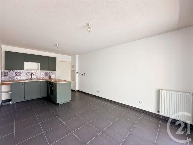 Appartement F2 &agrave; louer - 2 pi&egrave;ces - 39,02 m2 - La Seyne Sur Mer - 83 - PROVENCE-ALPES-COTE-D-AZUR