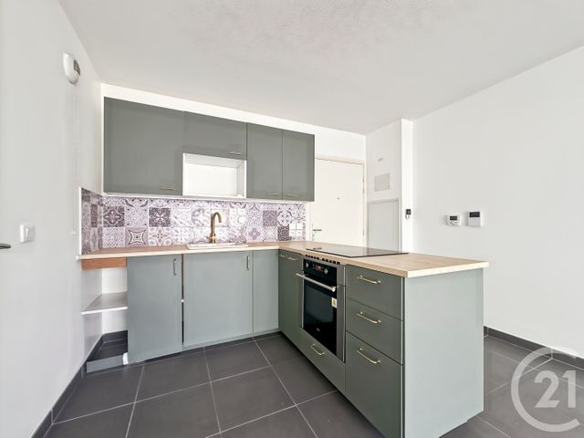Appartement F2 &agrave; louer - 2 pi&egrave;ces - 39,02 m2 - La Seyne Sur Mer - 83 - PROVENCE-ALPES-COTE-D-AZUR