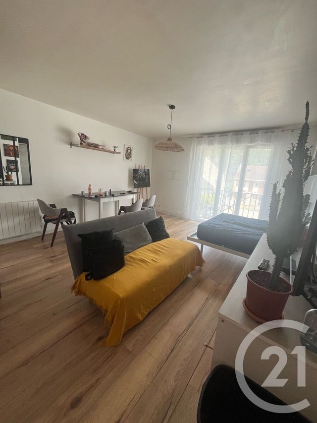 Appartement Studio à vendre - 1 pièce - 33 m2 - Claye Souilly - 77 - ILE-DE-FRANCE
