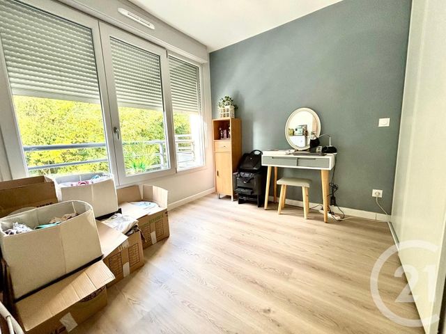 Appartement F4 à vendre - 4 pièces - 81 m2 - Claye Souilly - 77 - ILE-DE-FRANCE