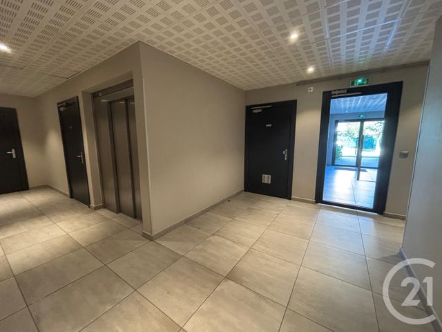 Appartement F4 à vendre - 4 pièces - 81 m2 - Claye Souilly - 77 - ILE-DE-FRANCE