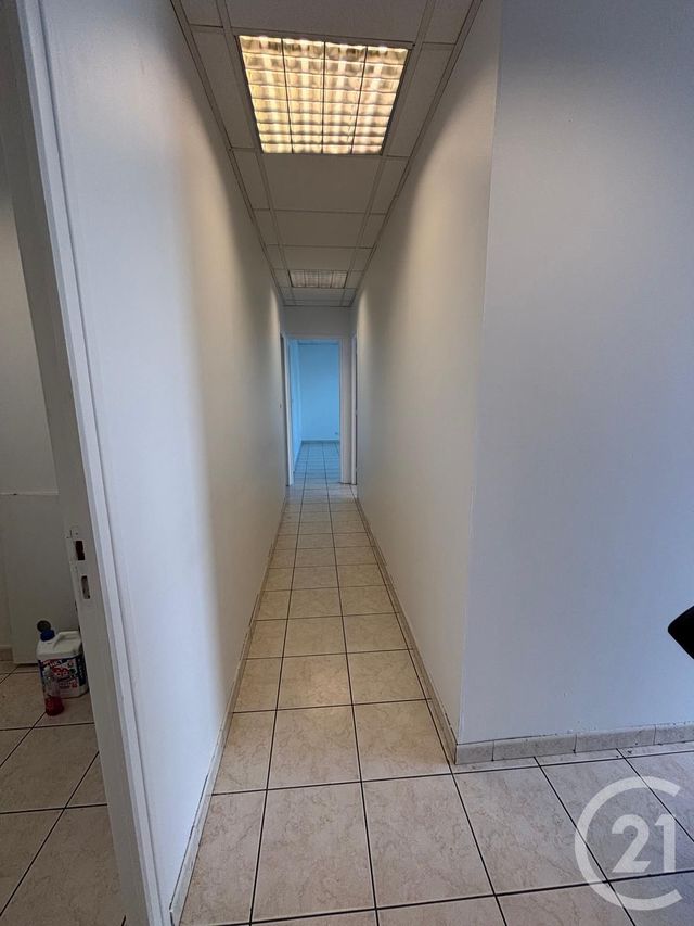 Divers &agrave; louer - 61,70 m2 - Le Mesnil Amelot - 77 - ILE-DE-FRANCE