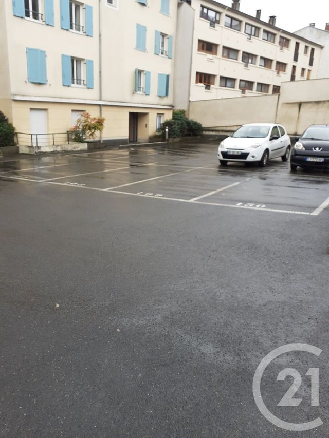 parking - THORIGNY SUR MARNE - 77