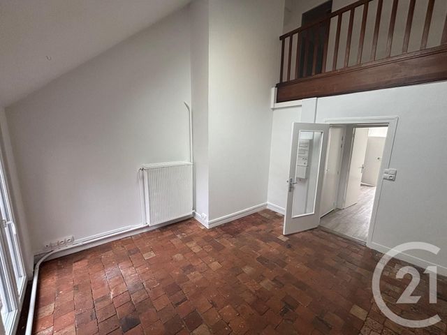 Appartement F2 &agrave; louer - 2 pi&egrave;ces - 63,34 m2 - Provins - 77 - ILE-DE-FRANCE