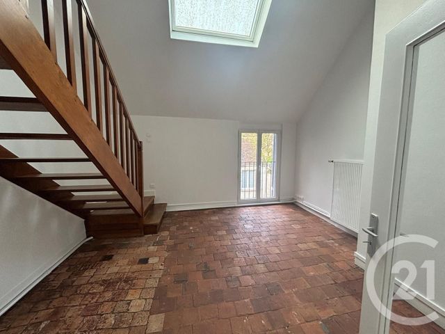 Appartement F2 &agrave; louer - 2 pi&egrave;ces - 63,34 m2 - Provins - 77 - ILE-DE-FRANCE