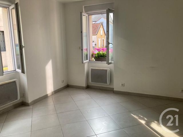 Appartement Studio &agrave; louer - 1 pi&egrave;ce - 16,73 m2 - Claye Souilly - 77 - ILE-DE-FRANCE