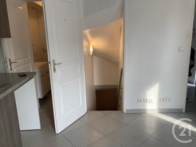 Appartement Studio &agrave; louer - 1 pi&egrave;ce - 16,73 m2 - Claye Souilly - 77 - ILE-DE-FRANCE