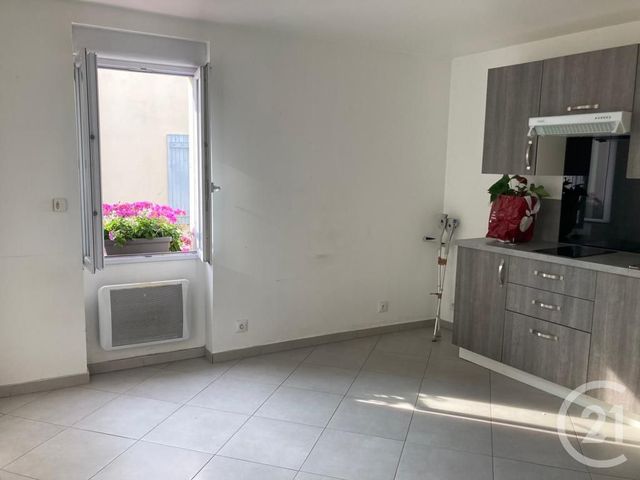 Appartement Studio &agrave; louer - 1 pi&egrave;ce - 16,73 m2 - Claye Souilly - 77 - ILE-DE-FRANCE