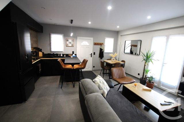 Maison &agrave; louer - 4 pi&egrave;ces - 75,50 m2 - Villevaude - 77 - ILE-DE-FRANCE