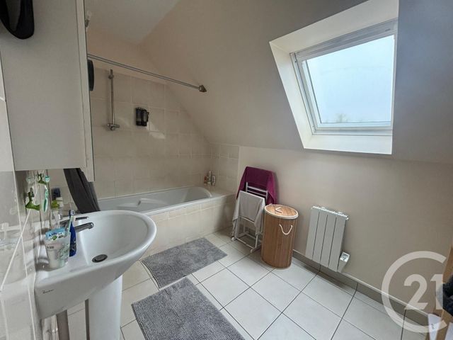 Maison &agrave; louer - 4 pi&egrave;ces - 88,48 m2 - Le Plessis Aux Bois - 77 - ILE-DE-FRANCE