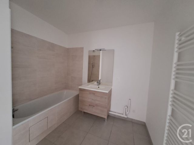Appartement F3 &agrave; louer - 3 pi&egrave;ces - 59,37 m2 - Claye Souilly - 77 - ILE-DE-FRANCE