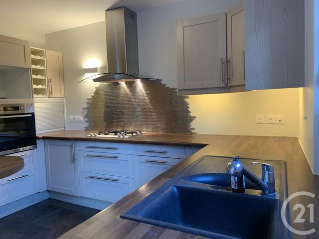 Appartement F4 &agrave; louer - 4 pi&egrave;ces - 106,40 m2 - Vendenheim - 67 - ALSACE