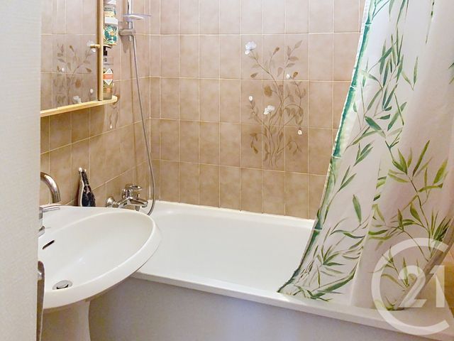 Appartement F3 à vendre - 3 pièces - 67,16 m2 - Chantilly - 60 - PICARDIE