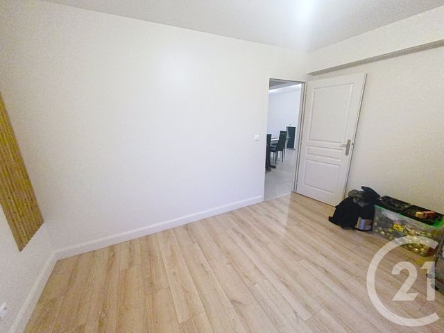 Appartement F3 &agrave; louer - 3 pi&egrave;ces - 64,87 m2 - St Maximin - 60 - PICARDIE